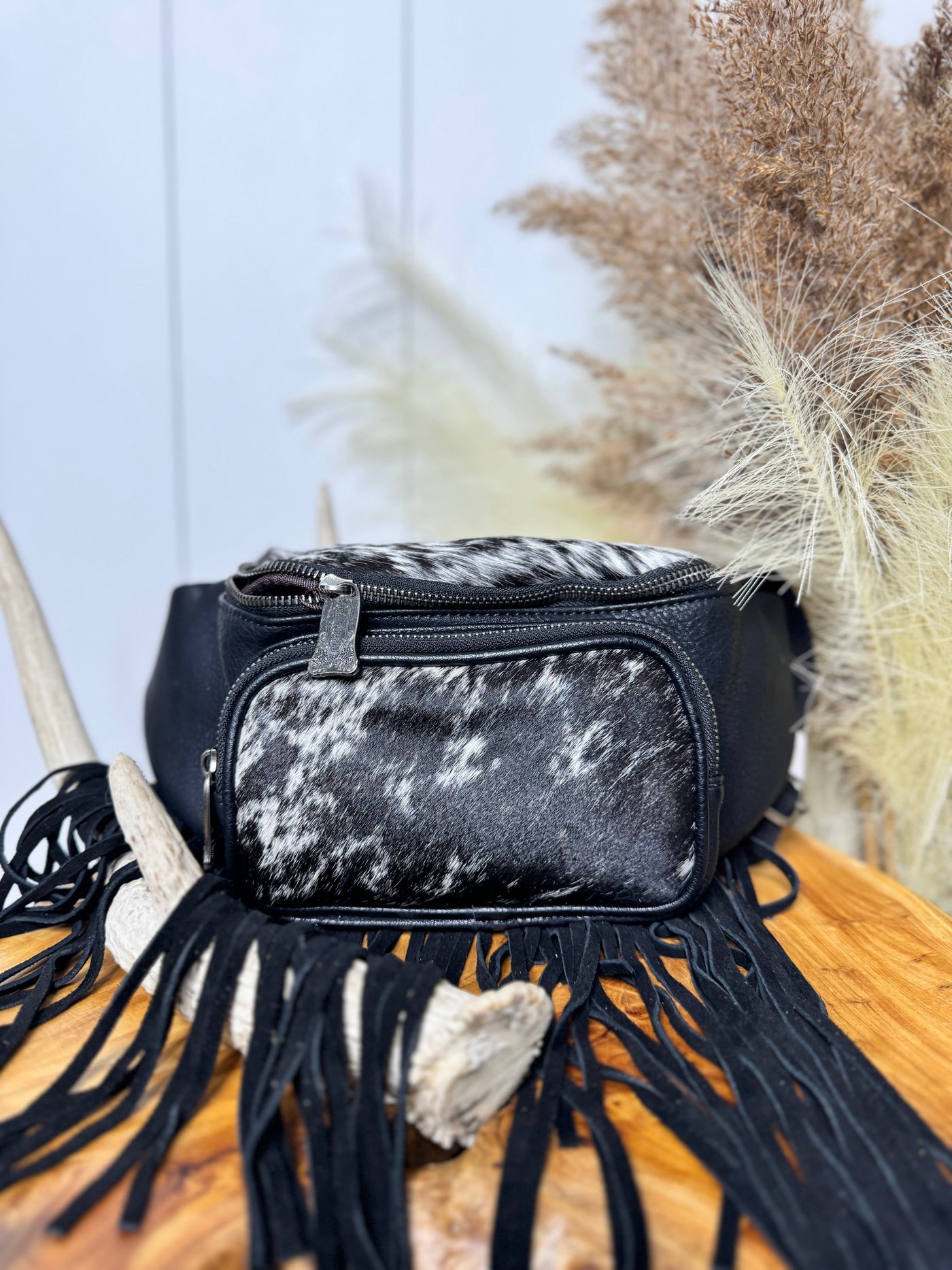 Jasper Sling Bag ~ Black