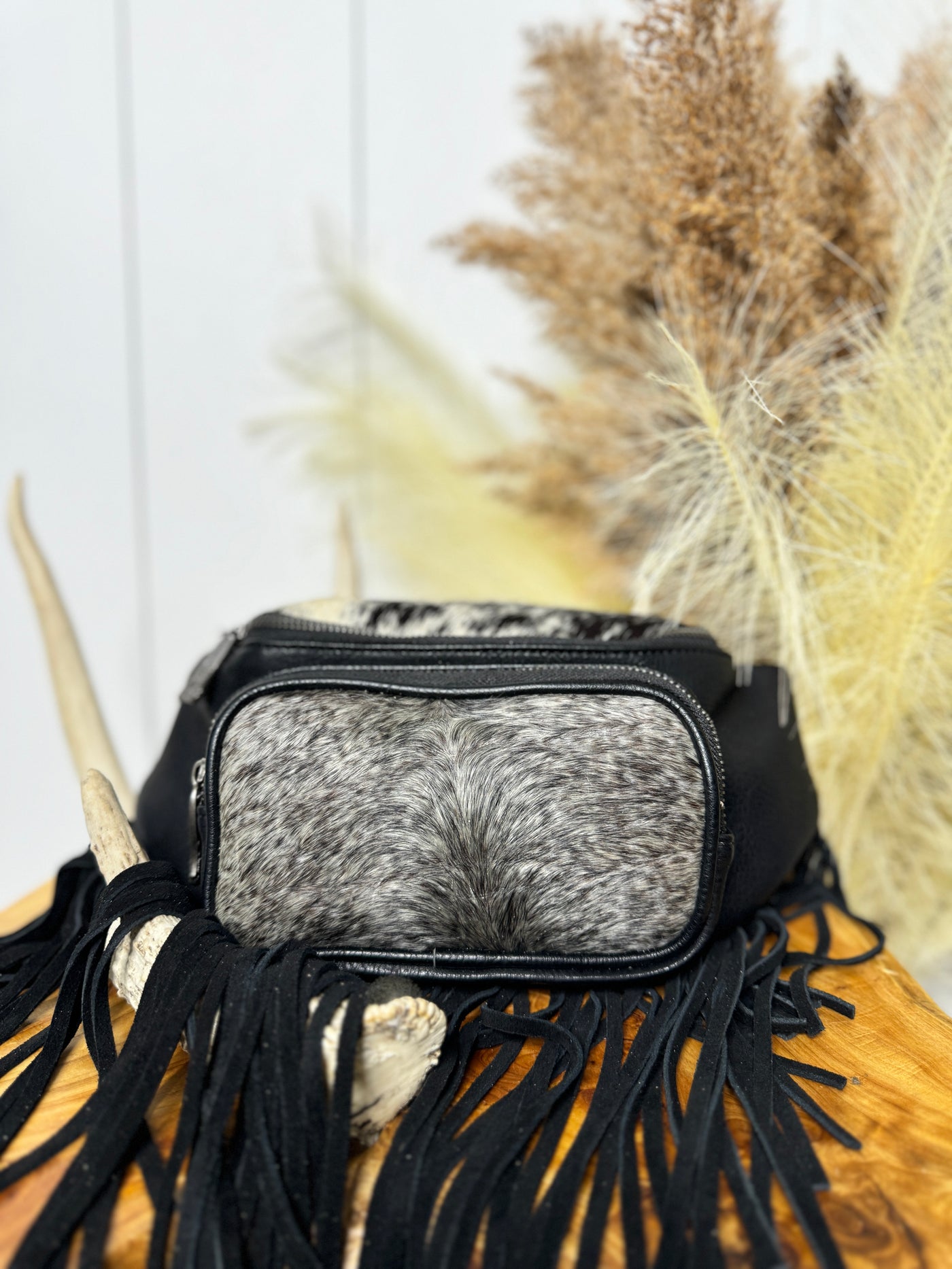 Jasper Sling Bag ~ Black