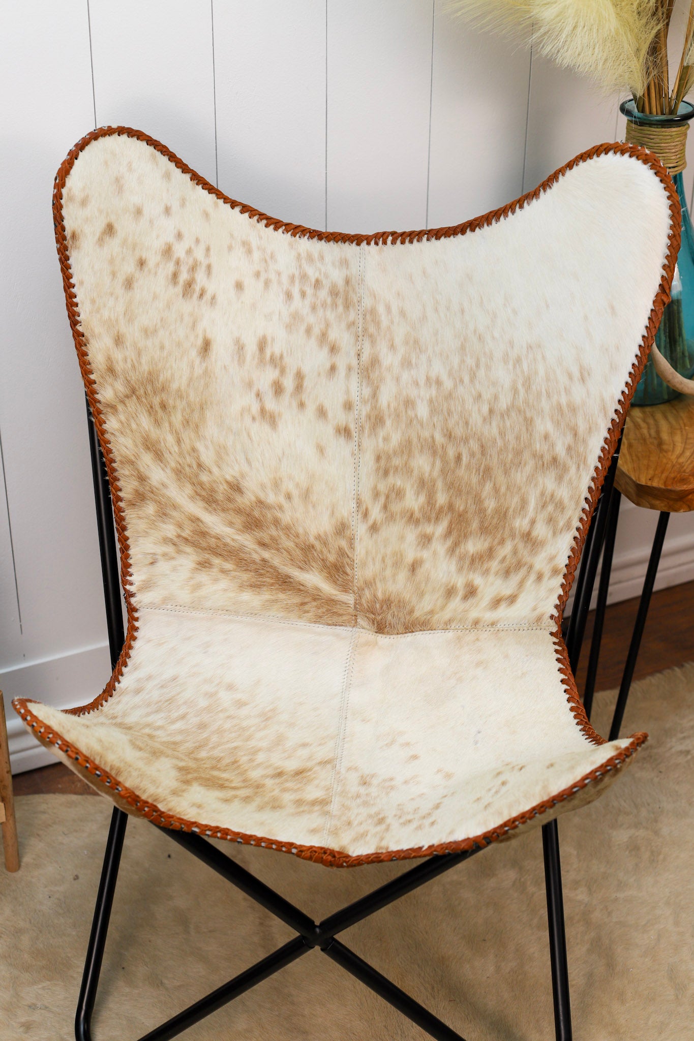 Ranch Hand Chair ~ Tan & White B