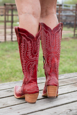 Casanova Boot by Ariat ~ Red