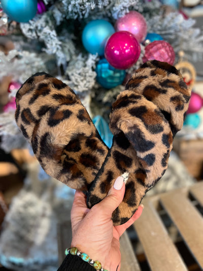 Fuzzy discount leopard slippers